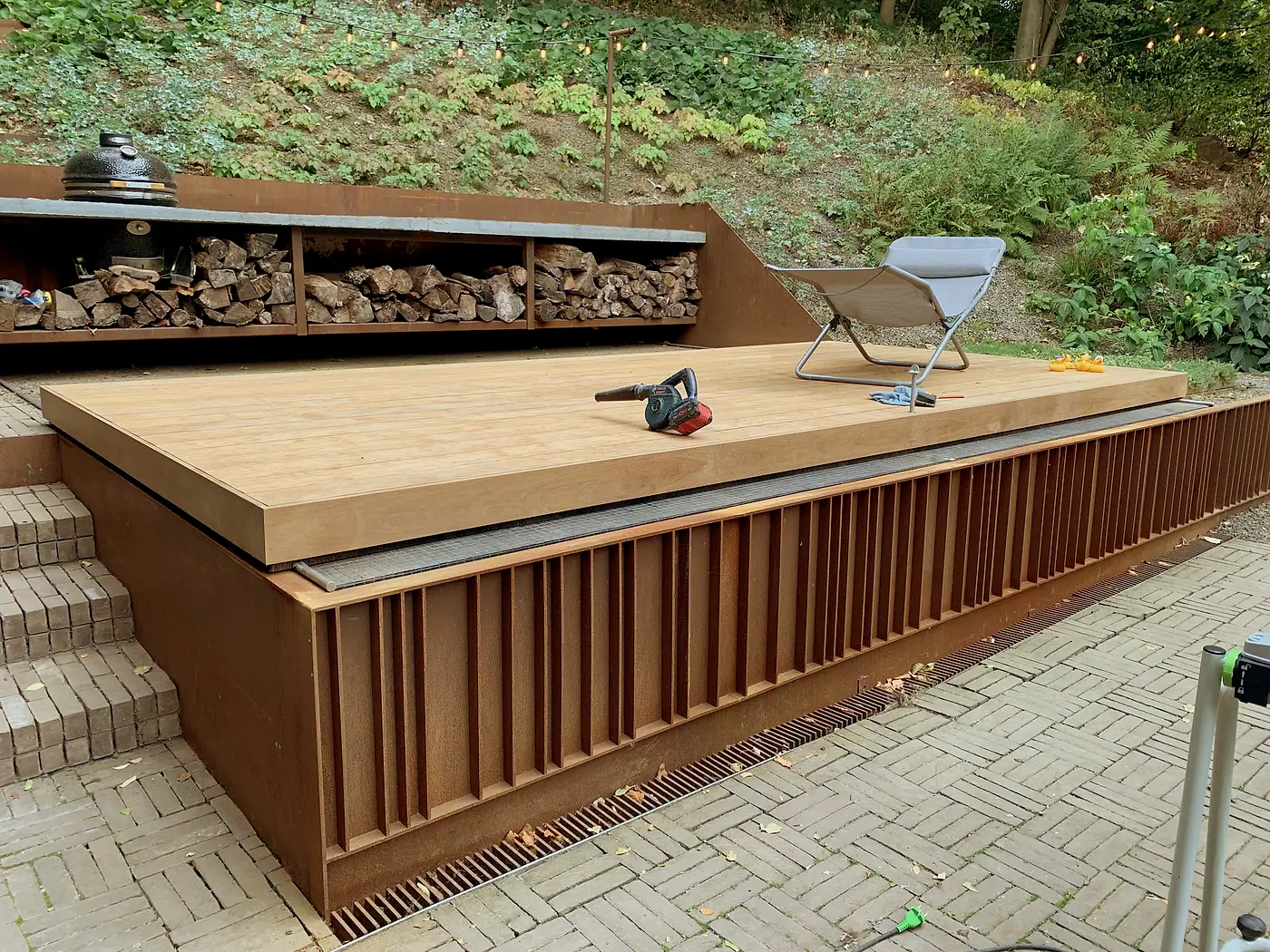 Terrasse & rangement bois — réalisation Menuiserie Gibilaro